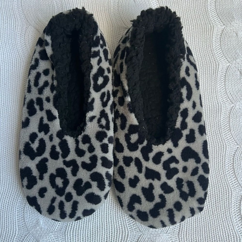 Isaac Mizrahi Cheetah Print Slippers - Picture 2 of 5